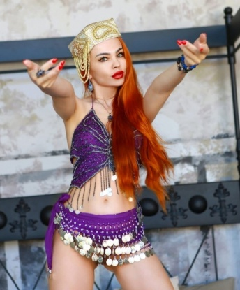 Жгучая брюнетка приглашает в гости состоятельного мужчину. Я знаю, чего ты хочешь, и готова дать тебе все, о чем мечтаешь. Жду встречи с нетерпением! 1990, 30 лет